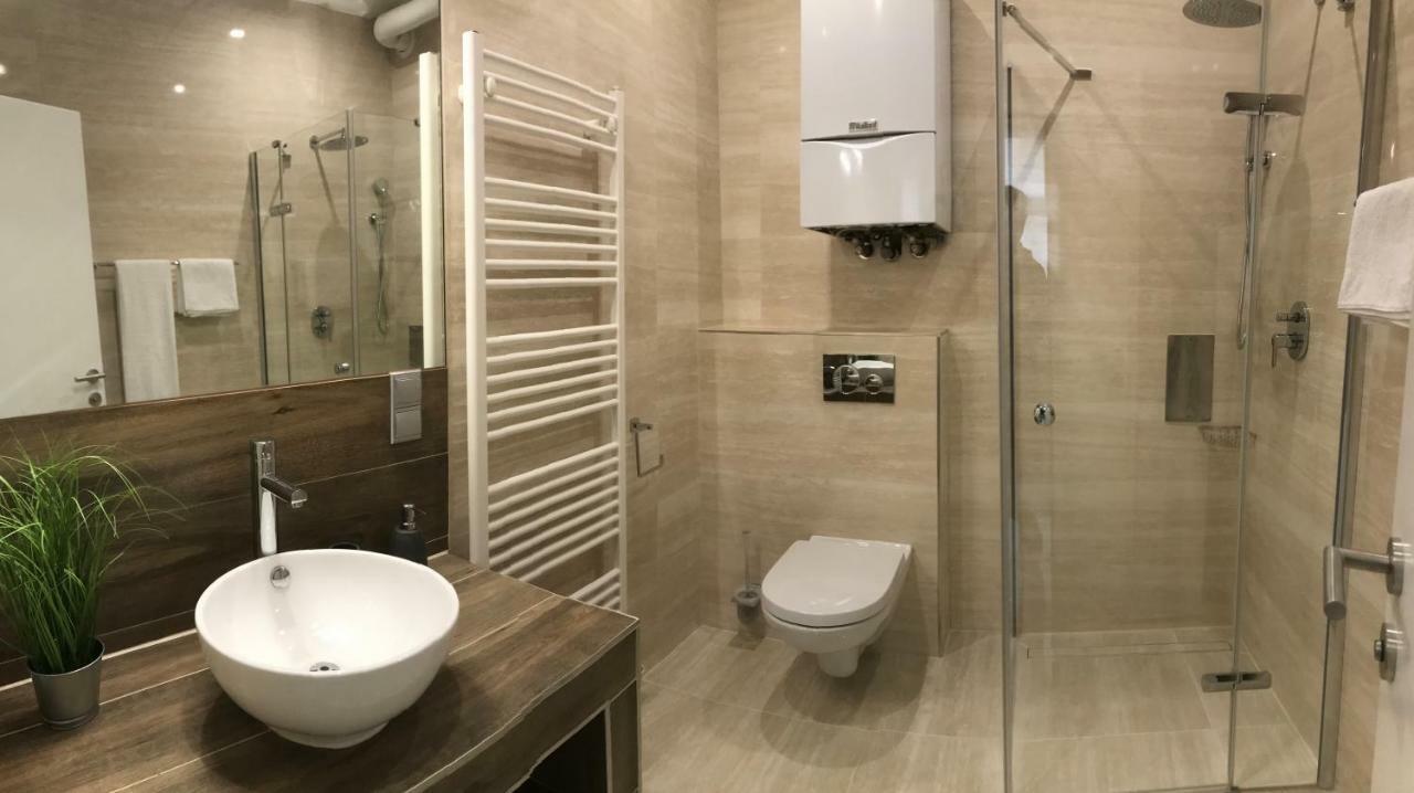 Modern City Apt, Next To Metro Відень Екстер'єр фото