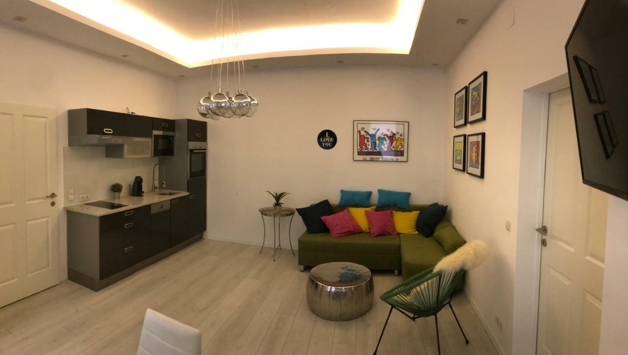 Modern City Apt, Next To Metro Відень Екстер'єр фото